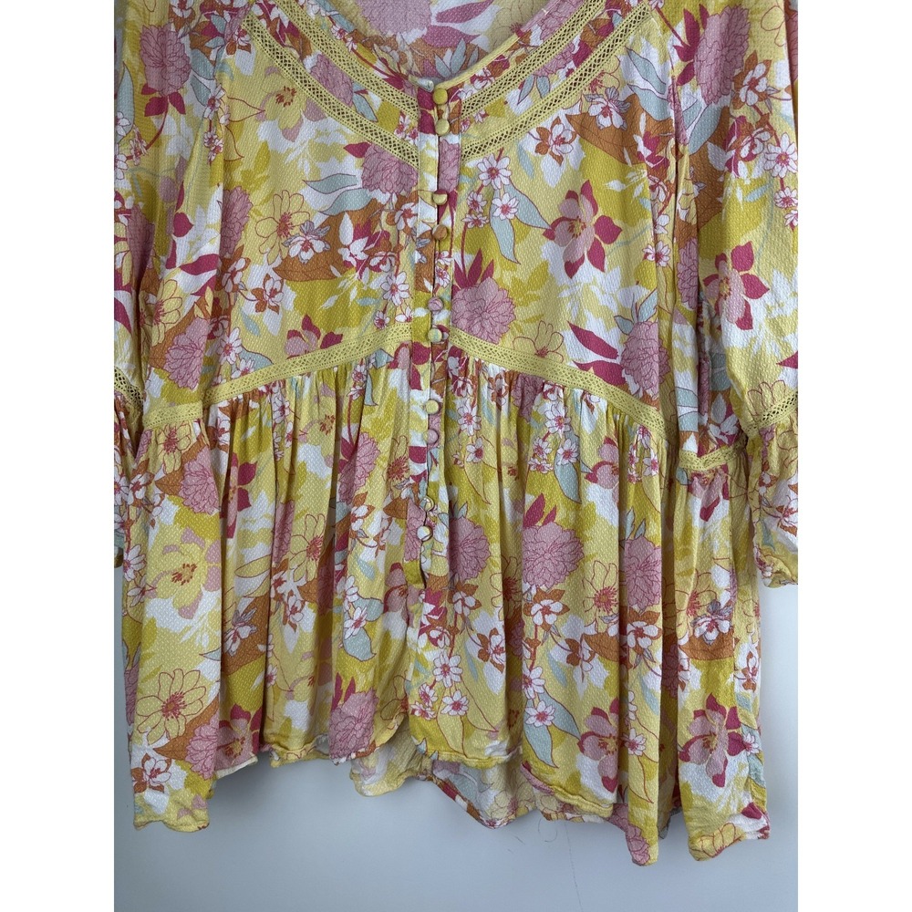 ✨2/$20 Torrid Rayon Embroidered Bell Sleeve Top Floral Yellow Plus Size 3X *Flaw - Picture 12 of 15